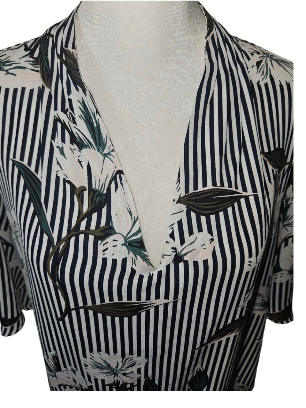 Ann Taylor XL Floral Striped V-Neck Blouse Pink Black White Boho Chic Top EUC - Picture 7 of 17